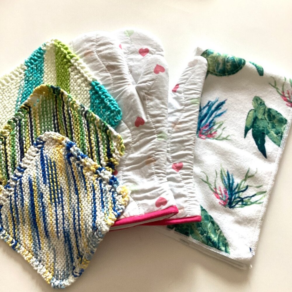 Bundle of Kitchen Linens Dish Clothes Tea Towel Handmade Oven Mitts Home Decor